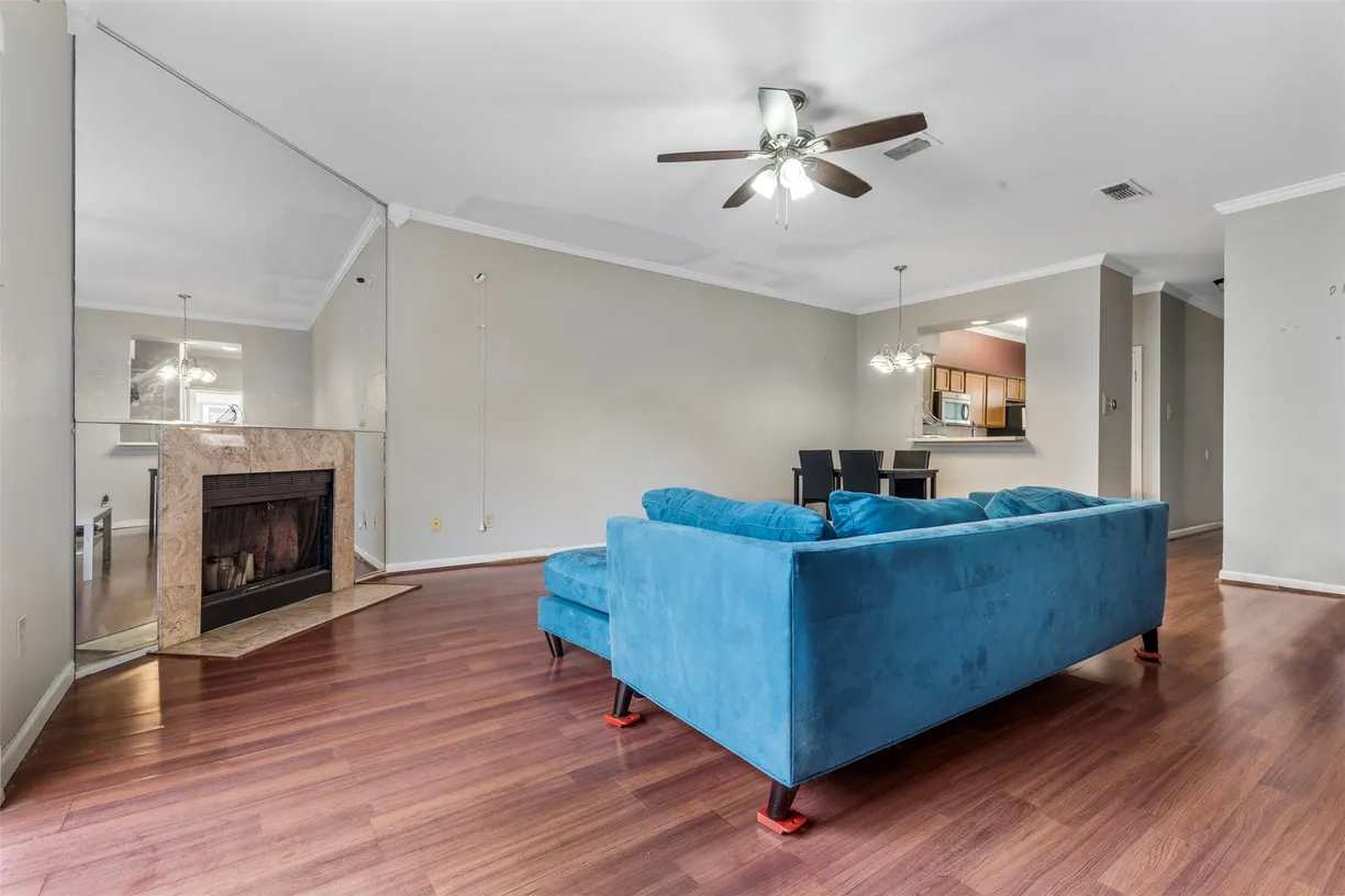 Houston Real Estate | View 7617 Cambridge Street #7617 | room 2