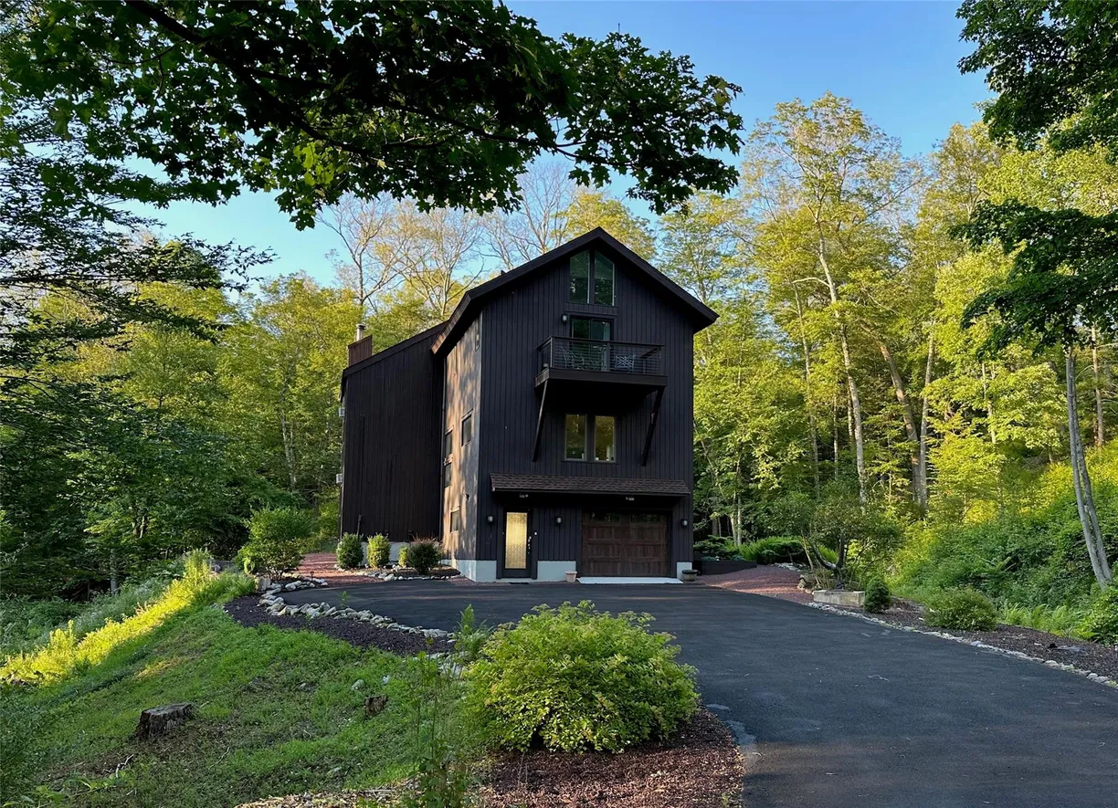 Hudson Valley Real Estate | View 79 Ernest Road | 3 Beds, 3 Baths