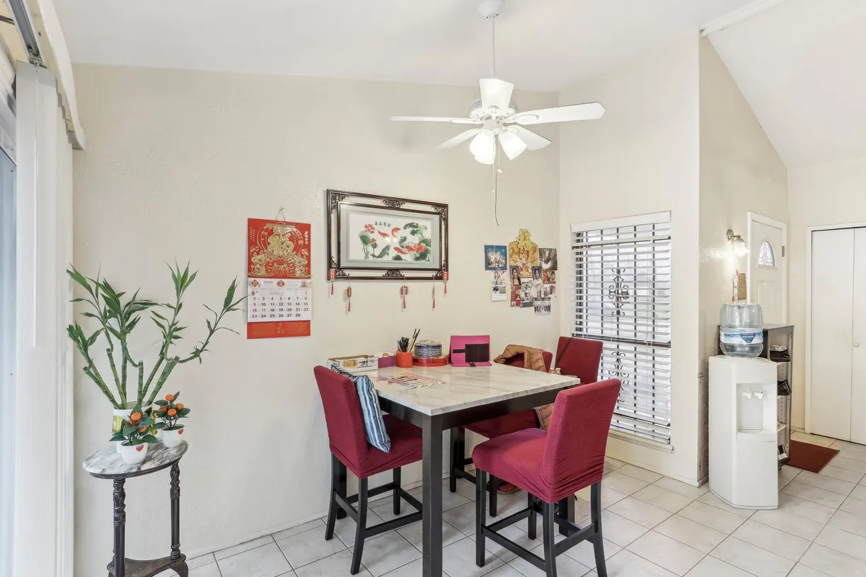 Houston Real Estate | View 5617 Wood Bend Drive | room 2