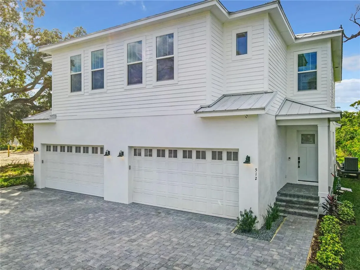 Central Florida Real Estate | View 512 S Peninsula Avenue | 3 Beds, 3 Baths