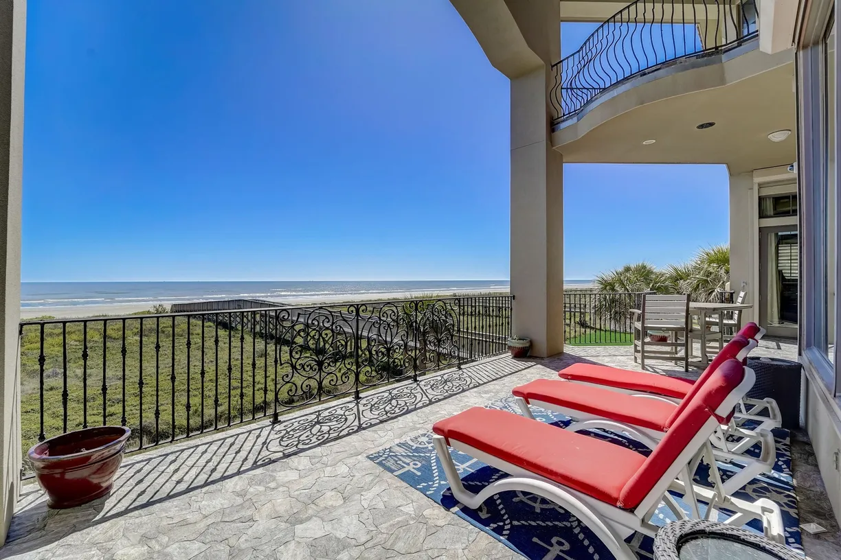 Houston Real Estate | View 19615 Shores Drive | room 1