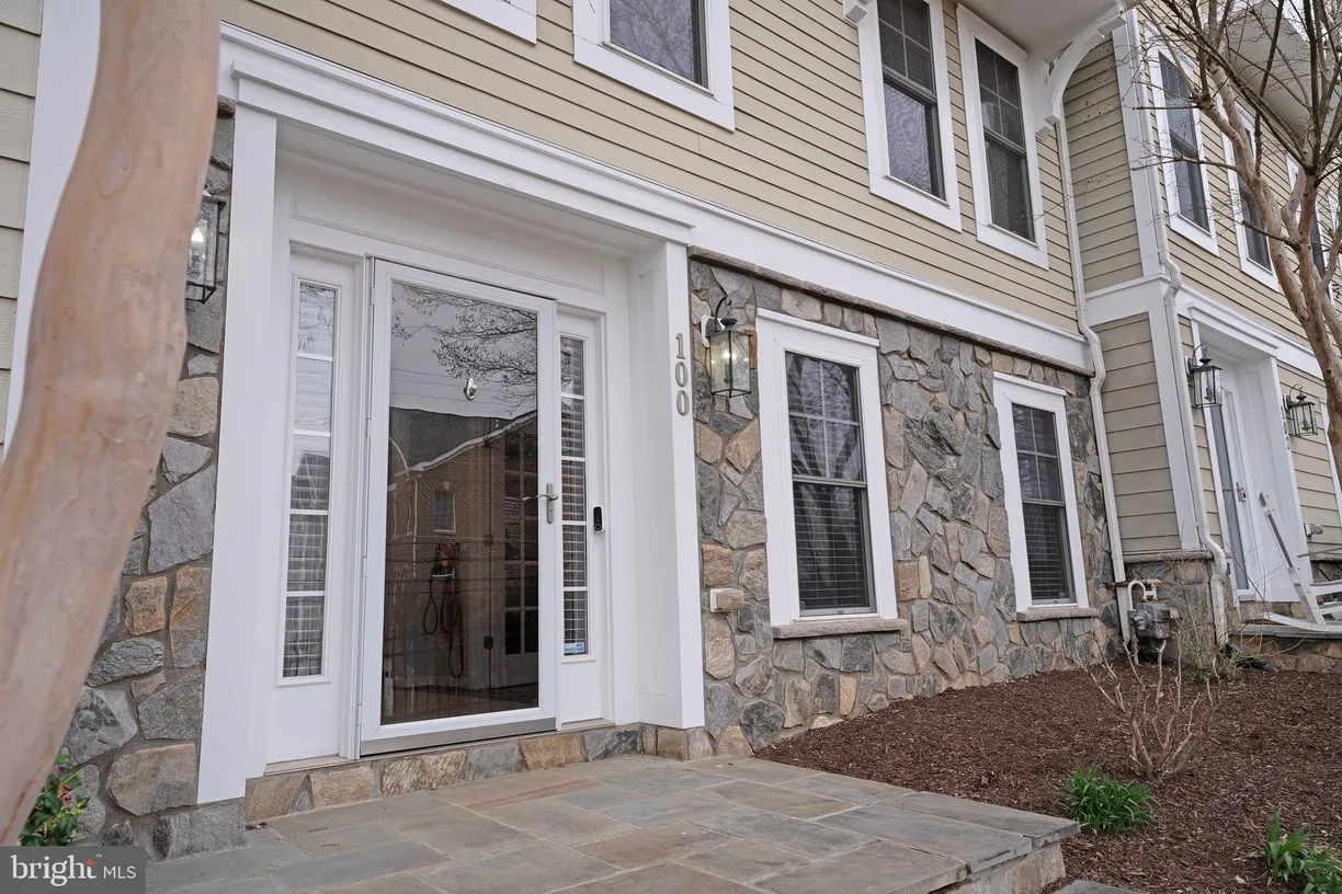 Washington Metro Area Real Estate | View 100 Washington Street | 4 Beds, 3 Baths