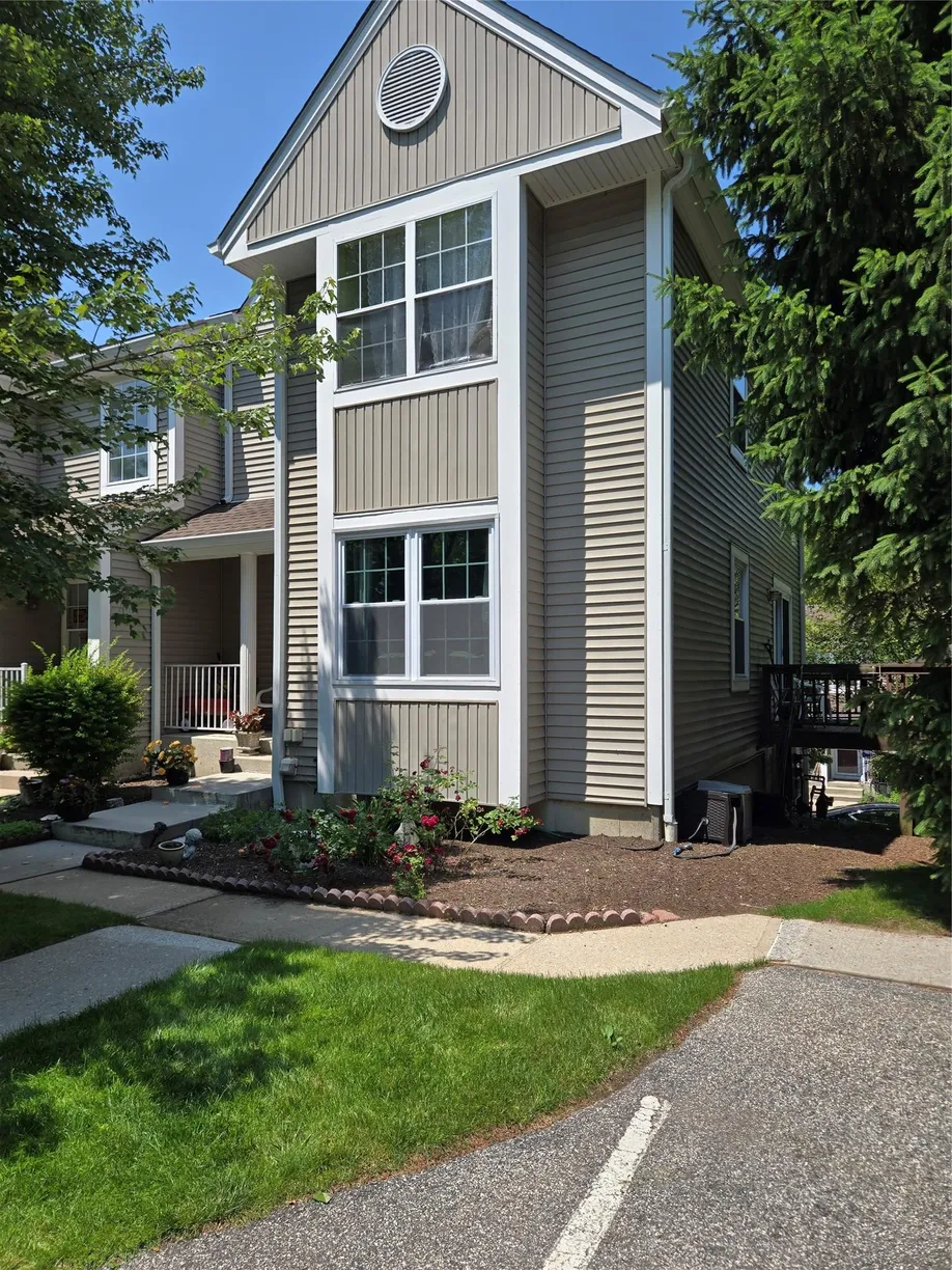Westchester Real Estate | View 29 Stone Creek Lane | 3 Beds, 1 Bath