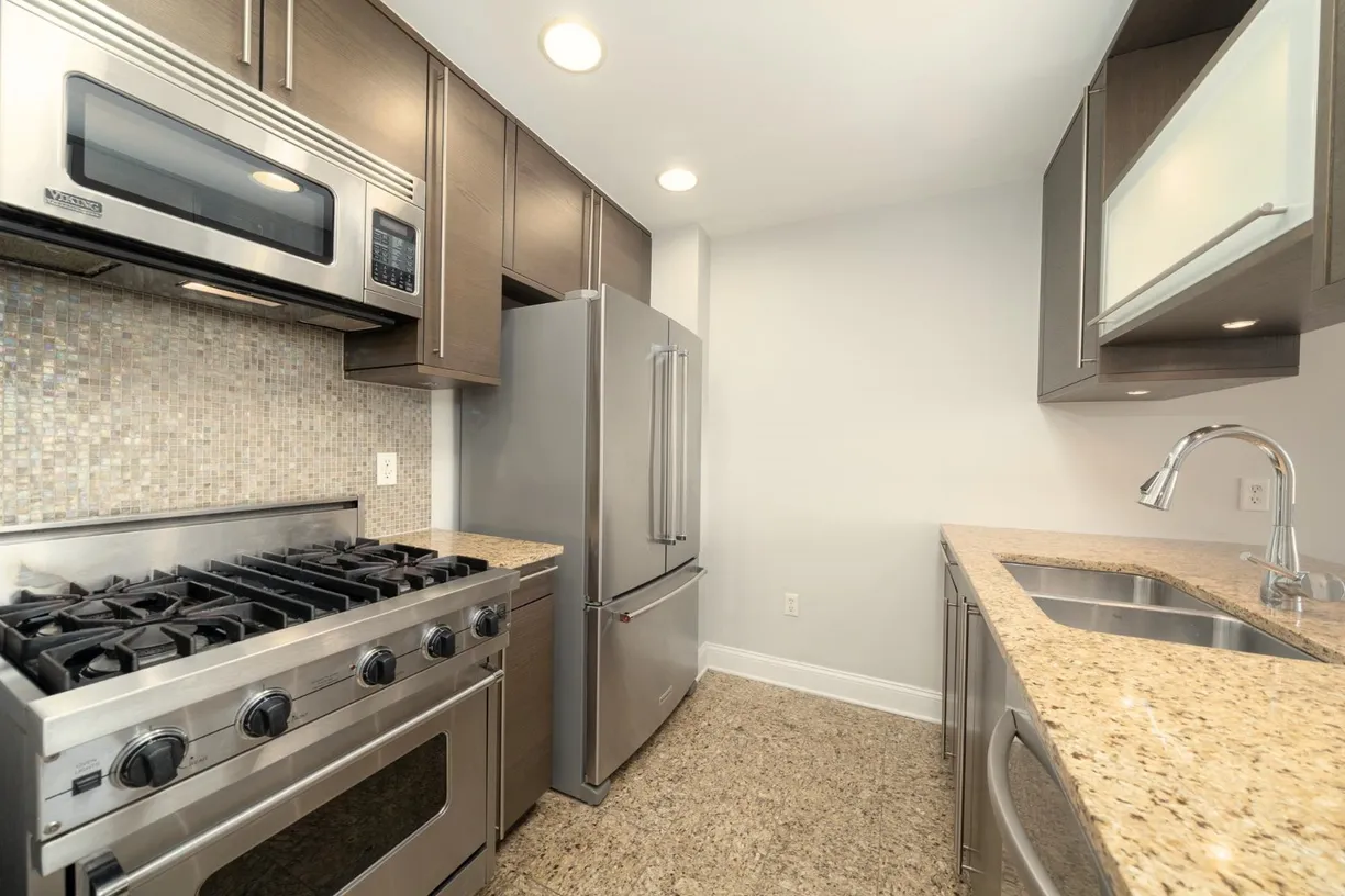 Jersey City/Hoboken Real Estate | View 10 Regent St Unit# 704 | room 1