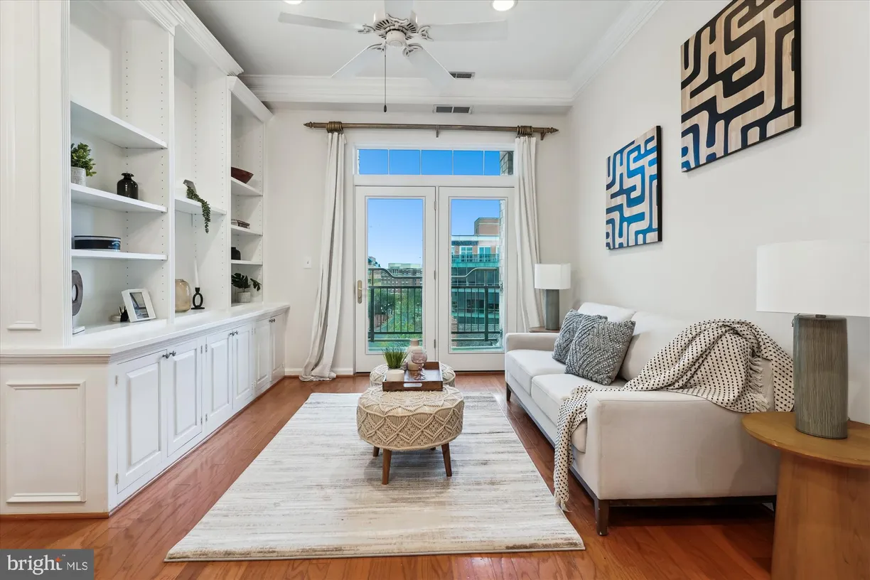 Washington Metro Area Real Estate | View 309 Holland Lane Unit# 322 | room 1