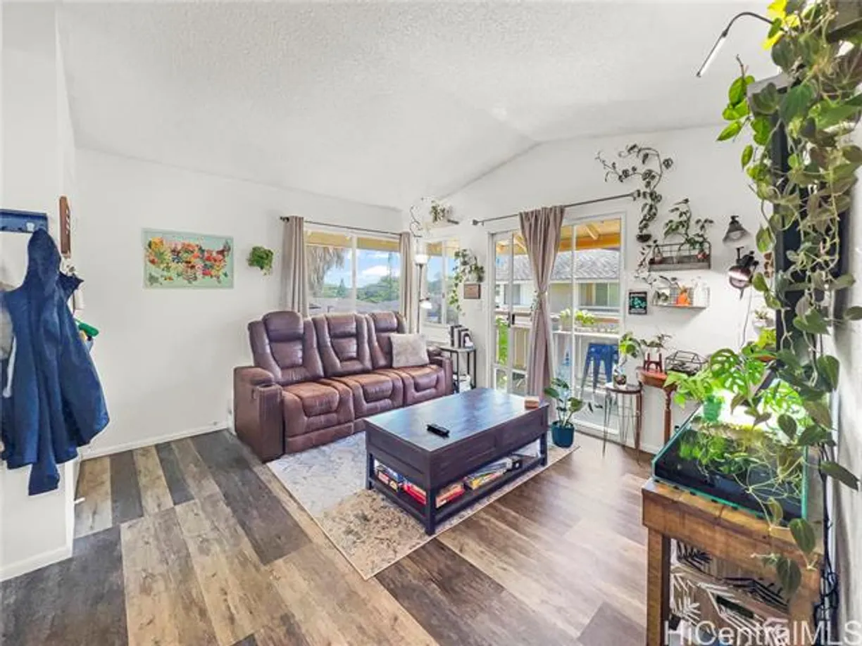 Hawaii Real Estate | View 95-510 Wikao Street, #F201 | room 1
