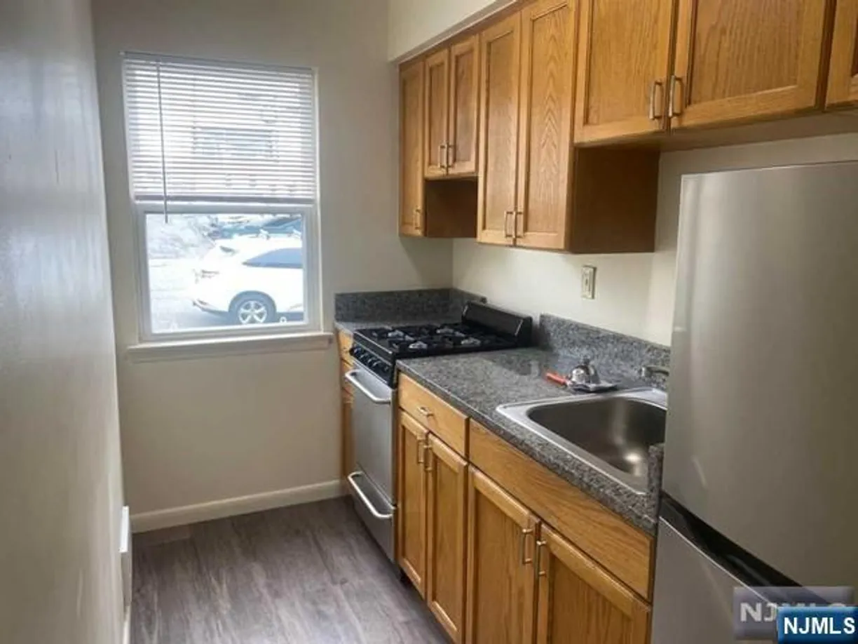 Bergen County Real Estate | View 11 N Maple Avenue 11 | room 1