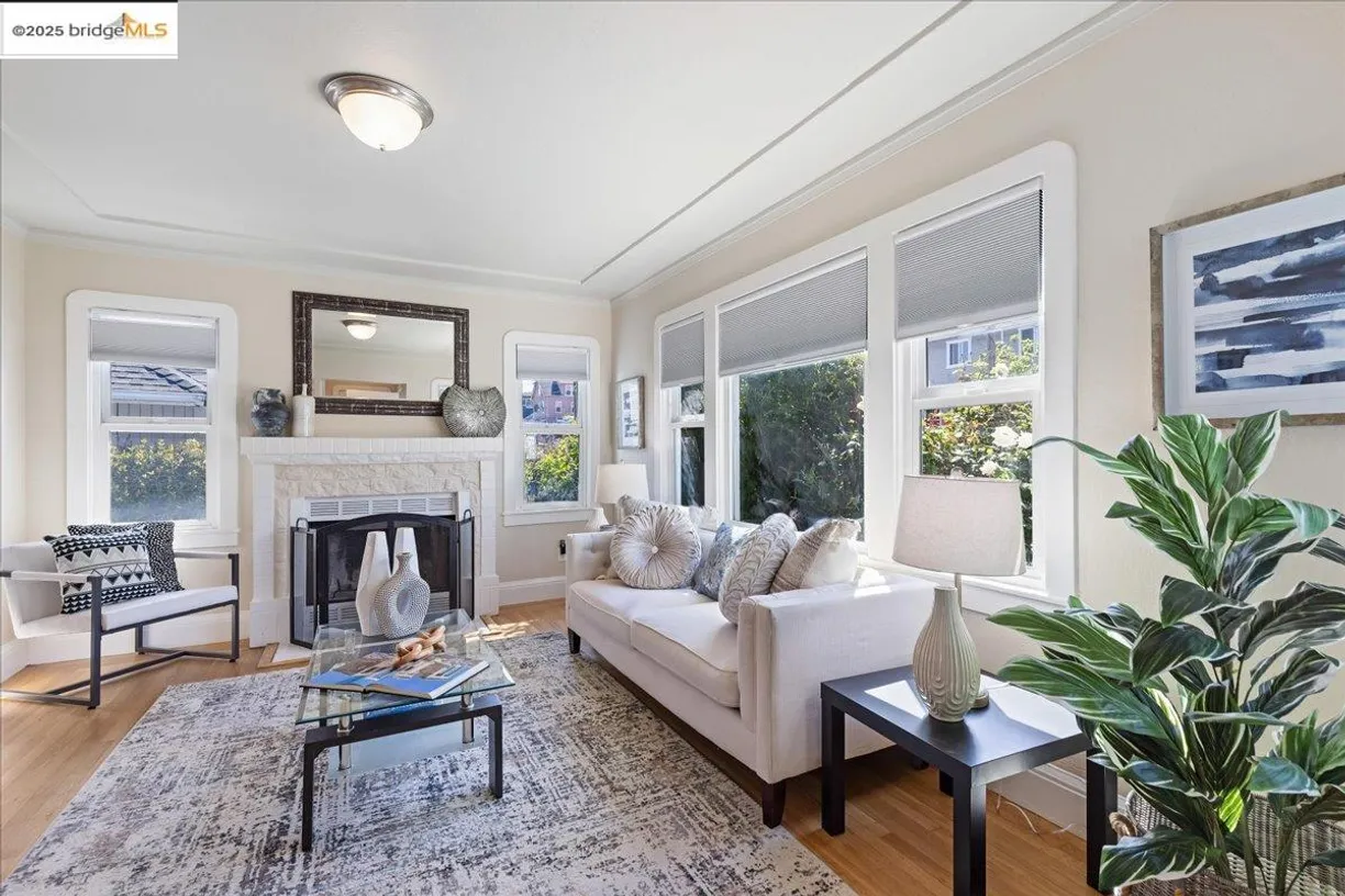 Northern California Real Estate | View 2256 48th Ave | 2 Beds, 1 Bath
