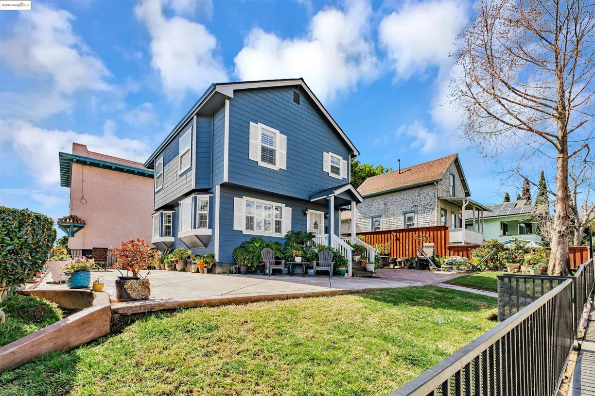 Northern California Real Estate | View 343 Carolina St | 3 Beds, 2 Baths