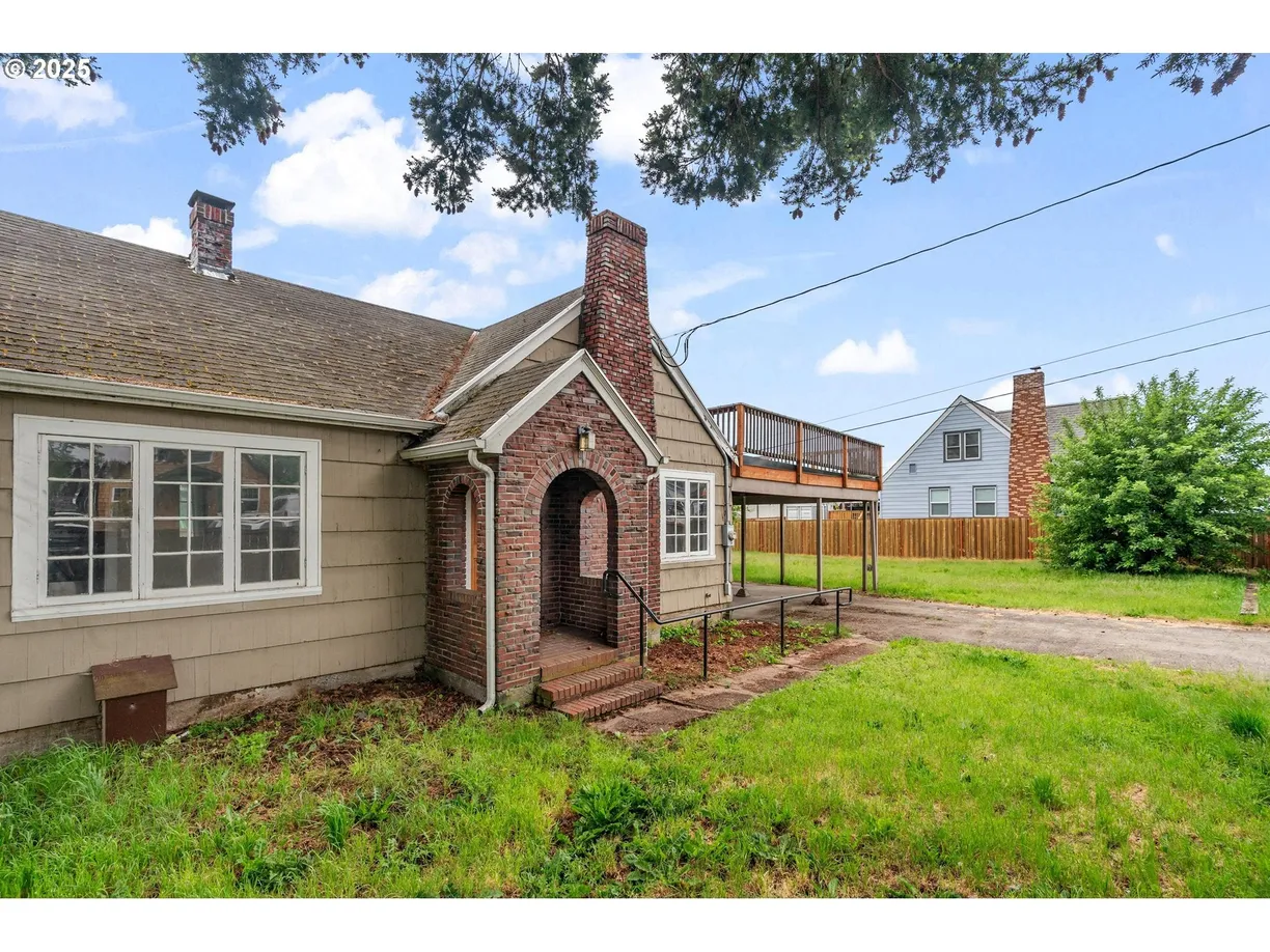 Portland, OR Real Estate | View 8256 SE Lambert St | room 1