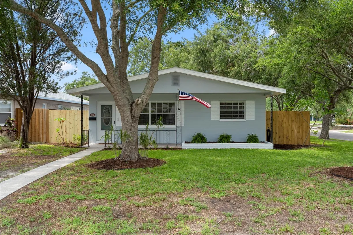 Sarasota/St. Petersburg Real Estate | View 501 74th Avenue N | 2 Beds, 1 Bath