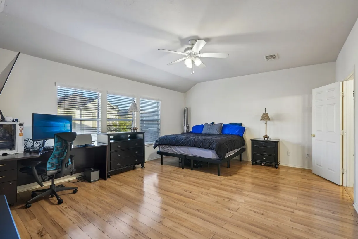 Houston Real Estate | View 1719 Redwing Pines Drive | room 2