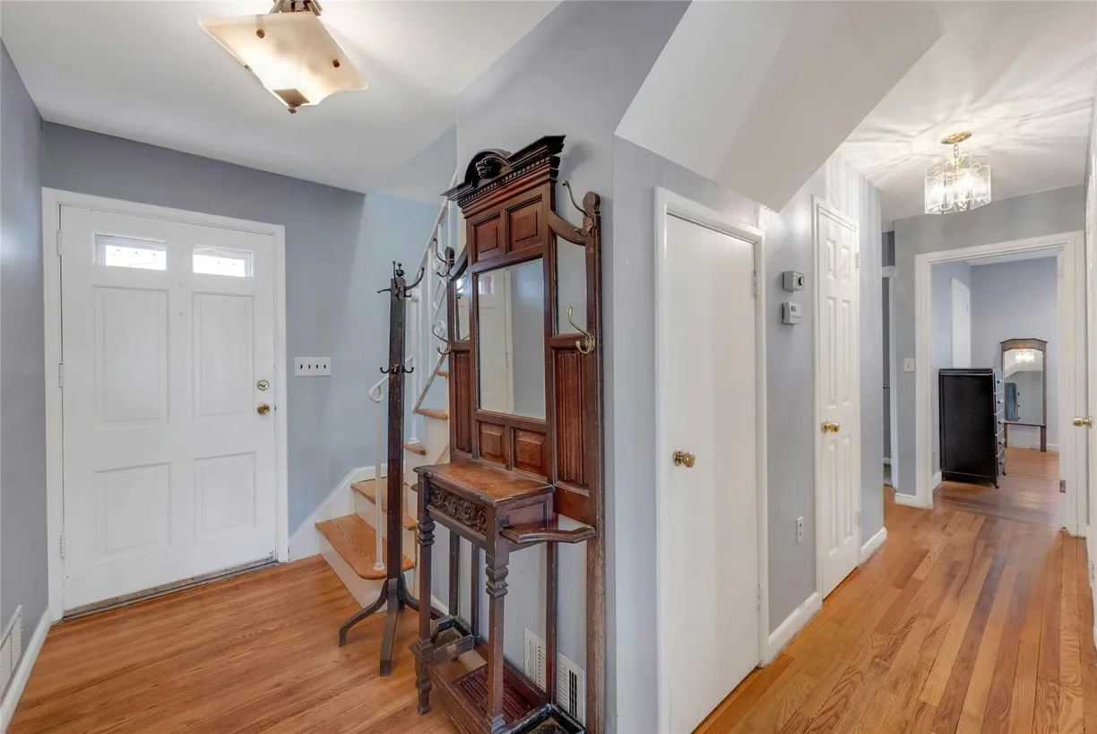 Westchester Real Estate | View 119 Goldens Bridge Road | room 1