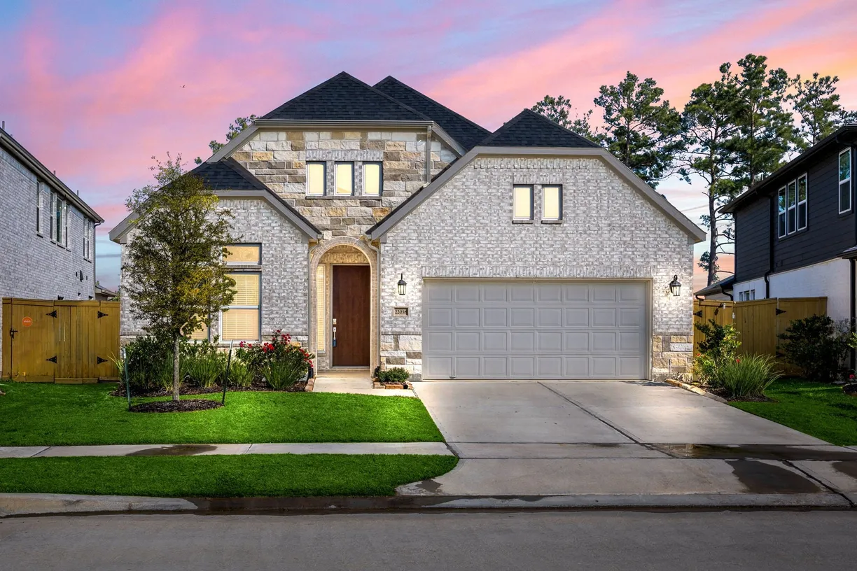 Houston Suburbs Real Estate | View 22038 Big Sky Drive | 4 Beds, 3 Baths