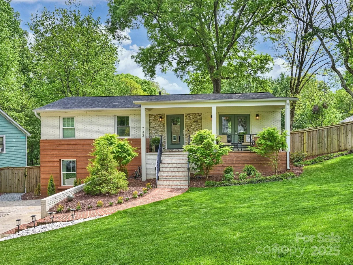 Charlotte Real Estate | View 1733 Piccadilly Drive | 3 Beds, 2 Baths