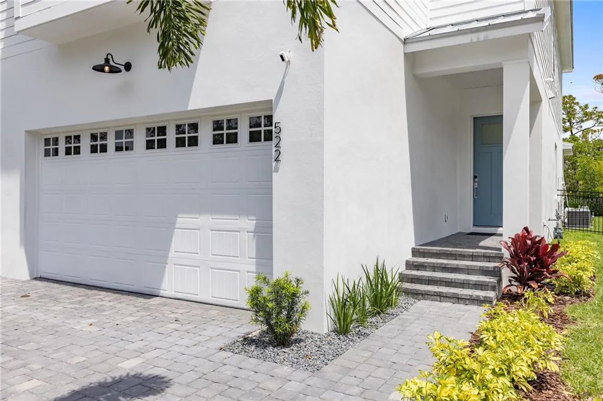Central Florida Real Estate | View 522 S Peninsula Avenue | 4 Beds, 3 Baths