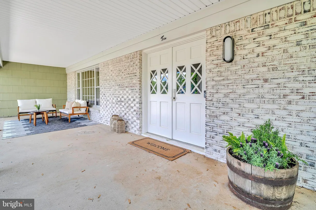 Central NJ/Bucks County, PA Real Estate | View 10 Manor Ridge Drive | room 1
