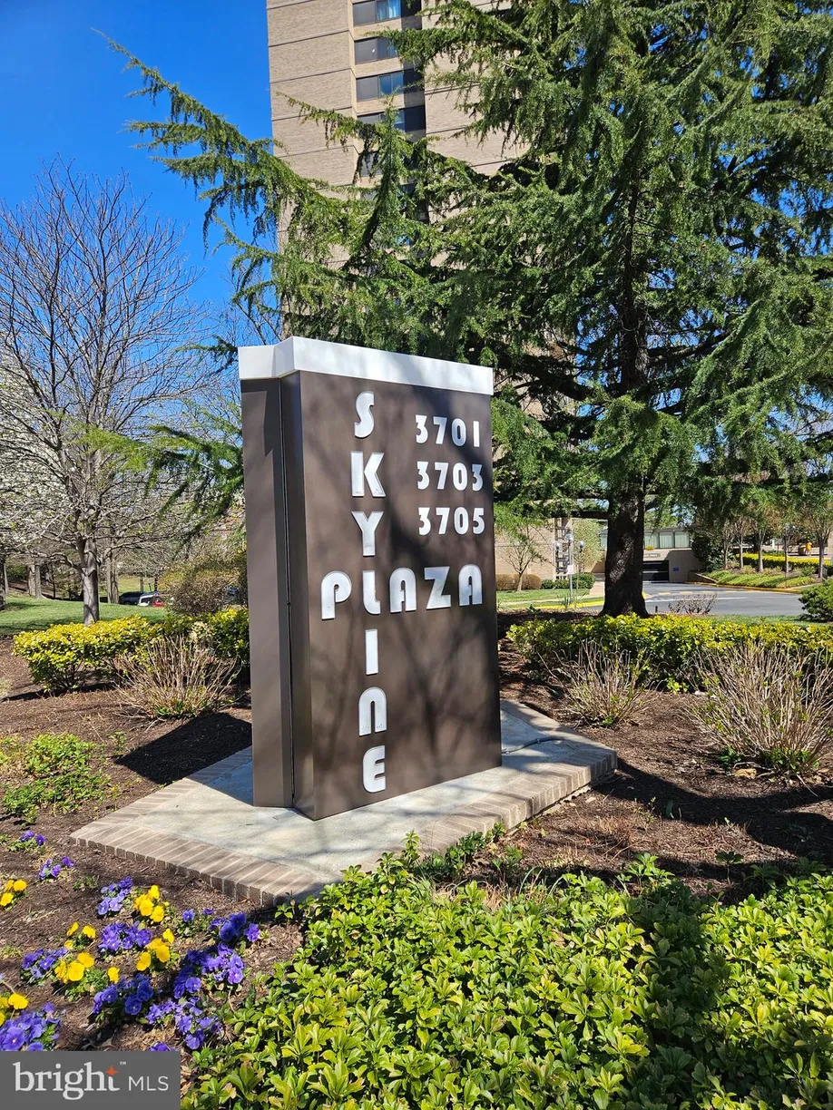 Washington Metro Area Real Estate | View 3701 S George Mason Drive Unit# 2205 N | 3 Beds, 2 Baths