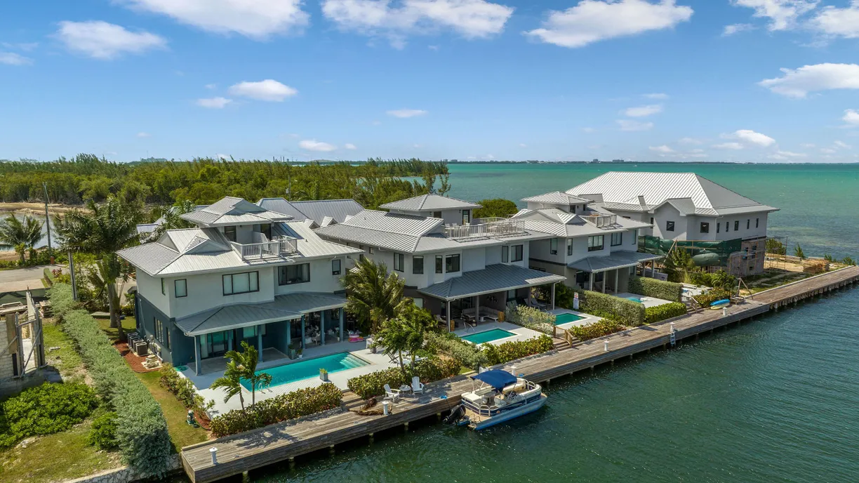 Cayman Islands Real Estate | View Seahaven Prospect Waterfront | 4 Beds, 3 Baths