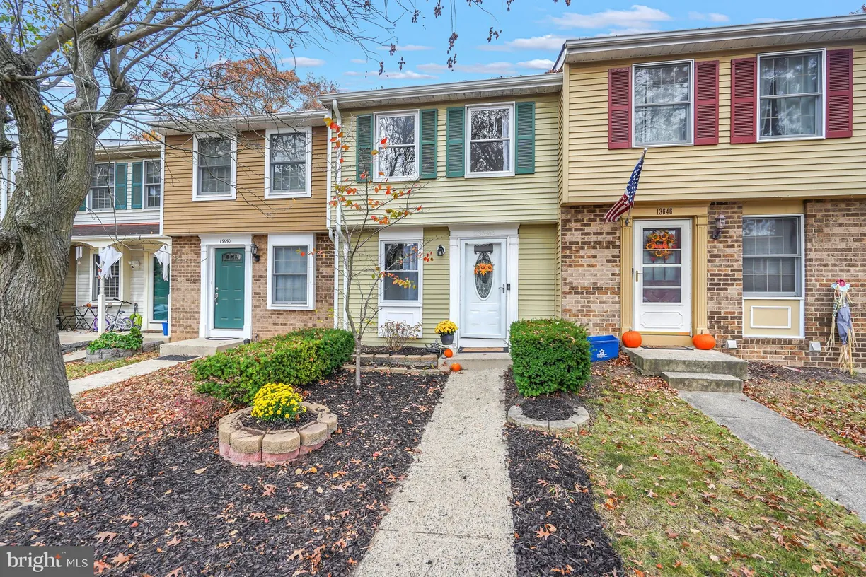 Washington Metro Area Real Estate | View 13648 Forest Pond Court | 2 Beds, 2 Baths