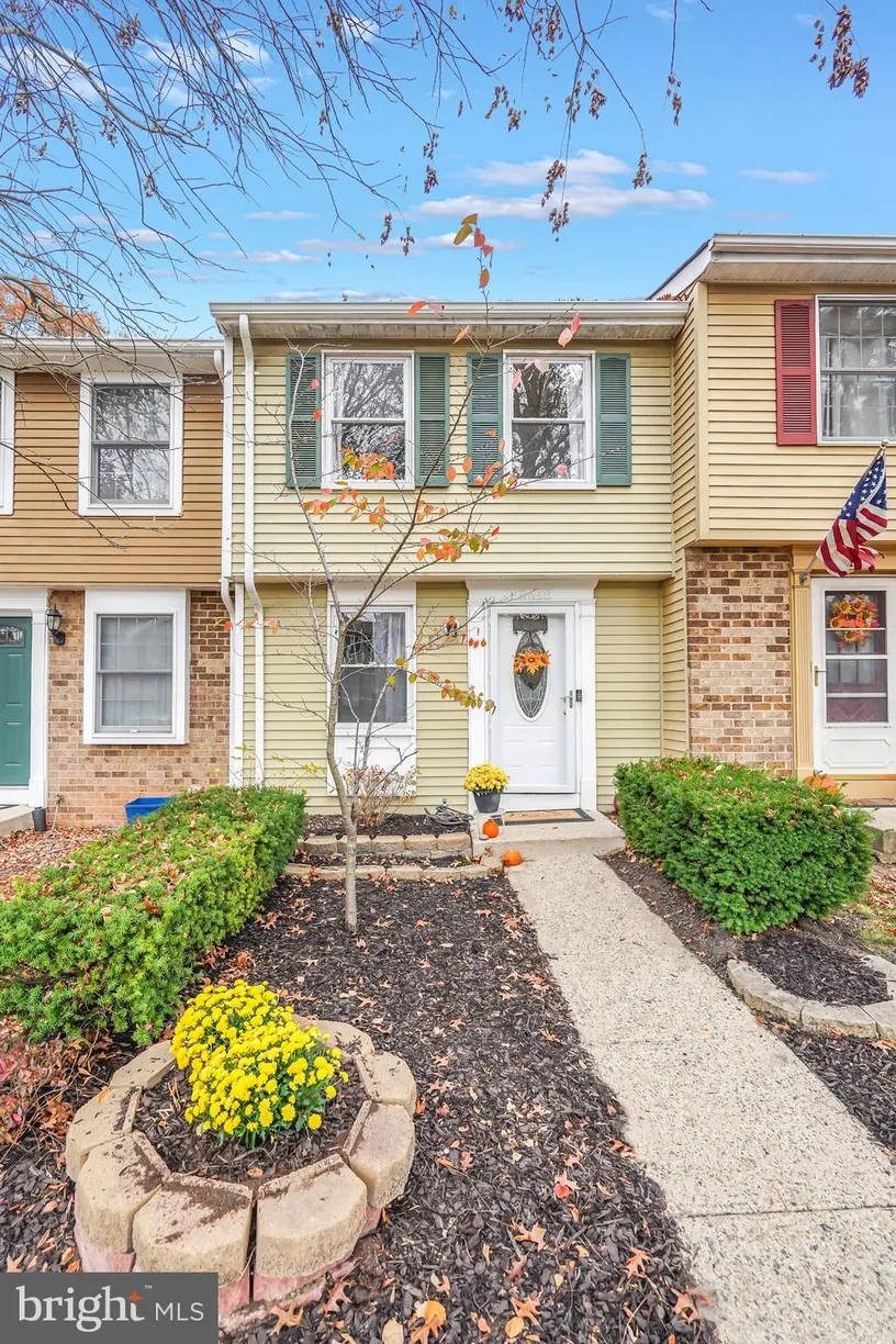 Washington Metro Area Real Estate | View 13648 Forest Pond Court | room 1