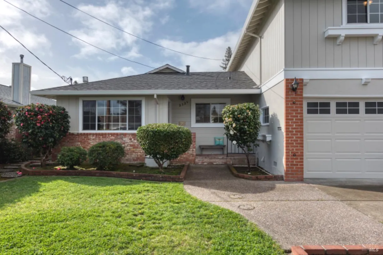 Northern California Real Estate | View 2325 Roberto Street | room 1