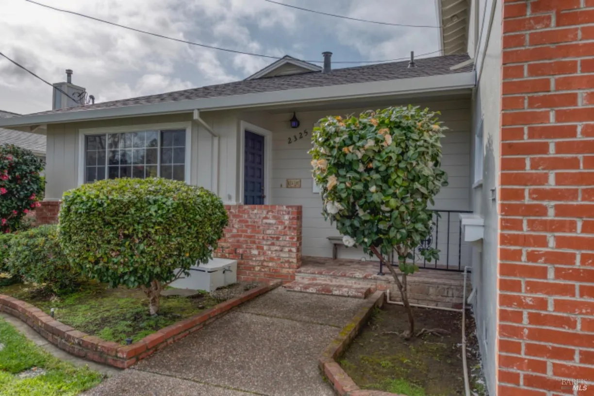 Northern California Real Estate | View 2325 Roberto Street | room 2