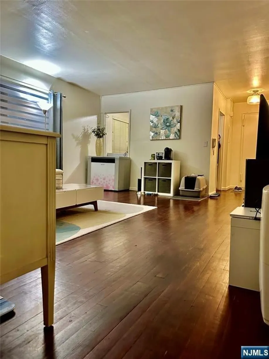 Bergen County Real Estate | View 400 Park Place 1A | room 2