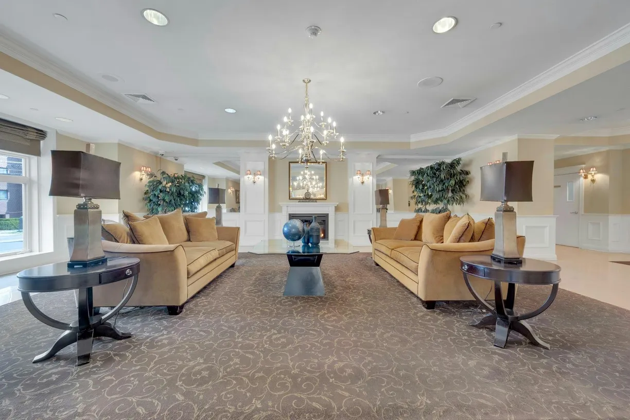 Westchester Real Estate | View 410 Westchester Avenue #413 | room 2