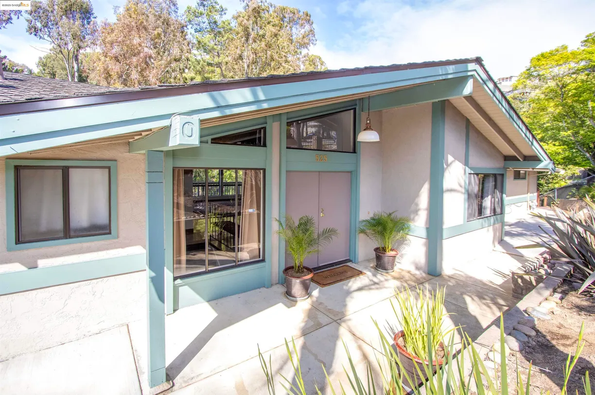 Northern California Real Estate | View 525 Hampton Rd | room 1