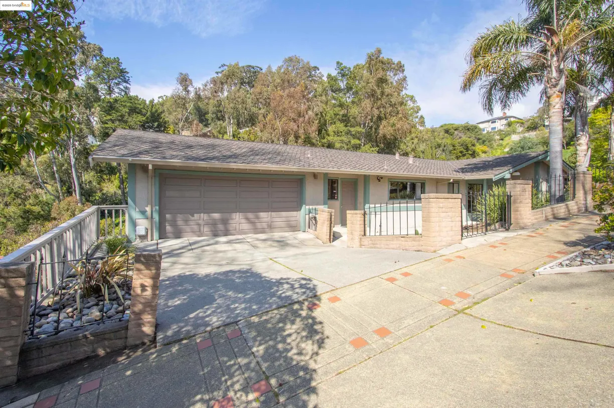 Northern California Real Estate | View 525 Hampton Rd | 4 Beds, 3 Baths