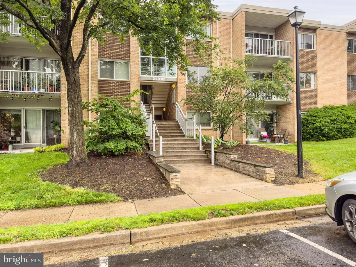 Washington Metro Area Real Estate | View 2902 Kings Chapel Road Unit# 6 | room 2