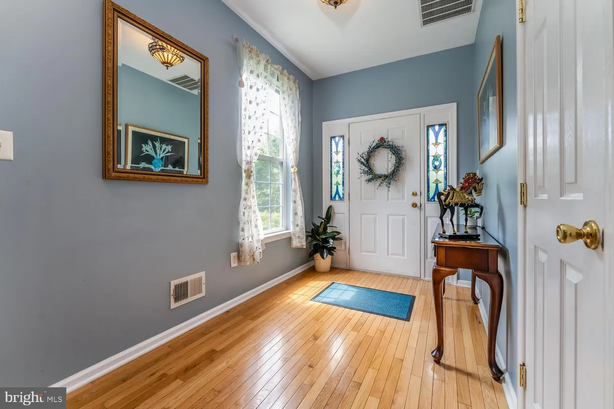 Central NJ/Bucks County, PA Real Estate | View 17 Paddock Lane | room 1