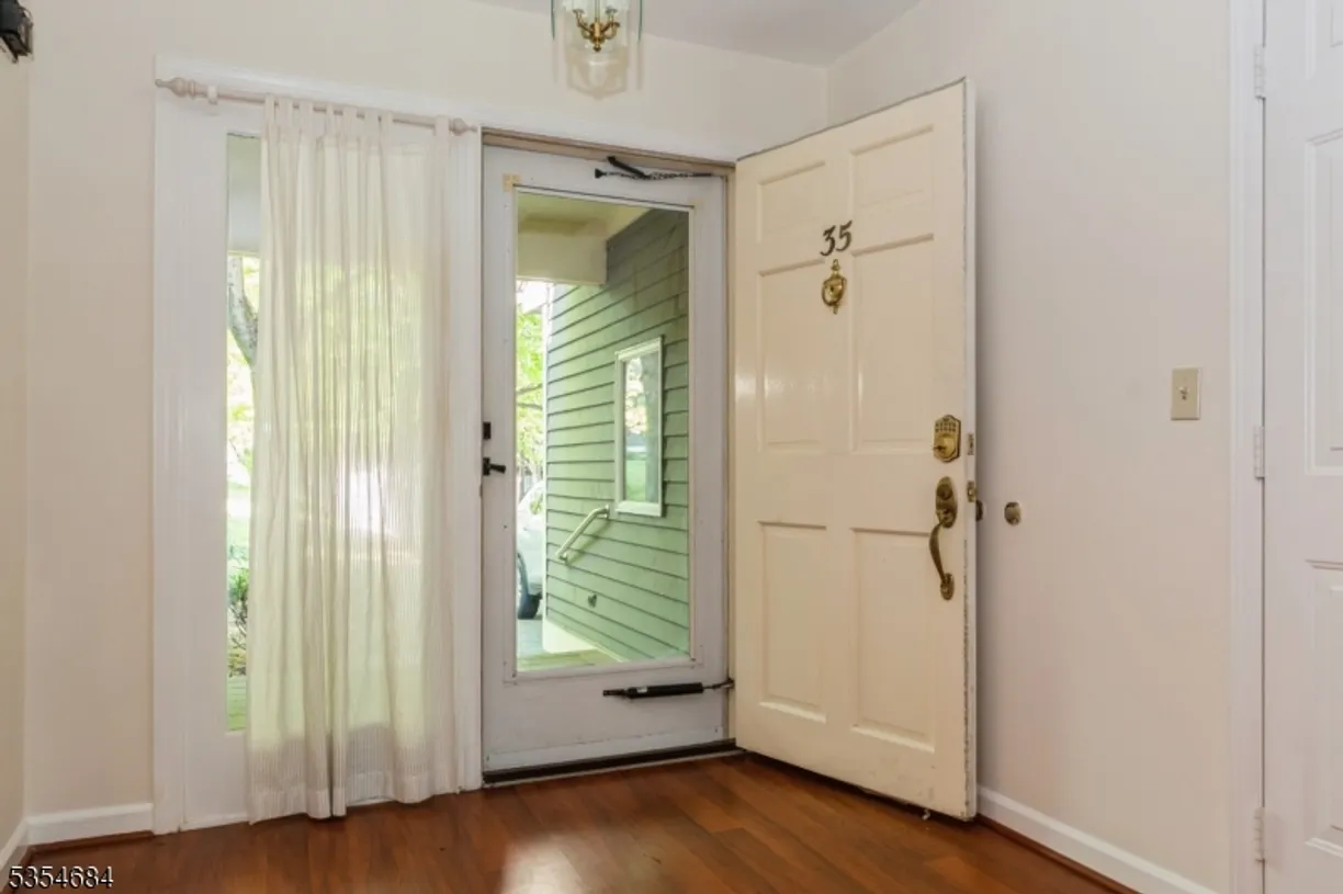Central NJ/Bucks County, PA Real Estate | View 35 Greenbriar Ln | room 2