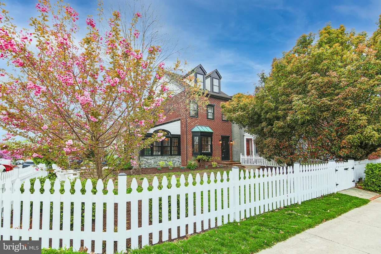Washington Metro Area Real Estate | View 902 Green Street | 4 Beds, 3 Baths