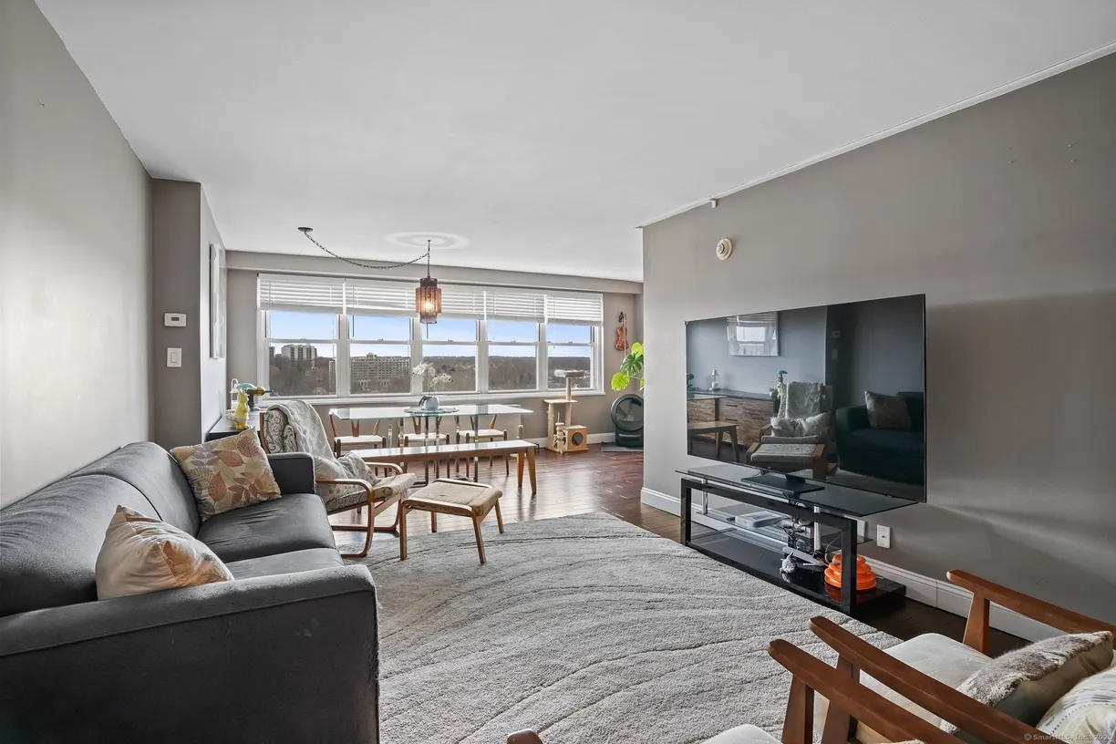 Greenwich Real Estate | View 2625 Park Avenue #PHJ | 1 Bed, 1 Bath