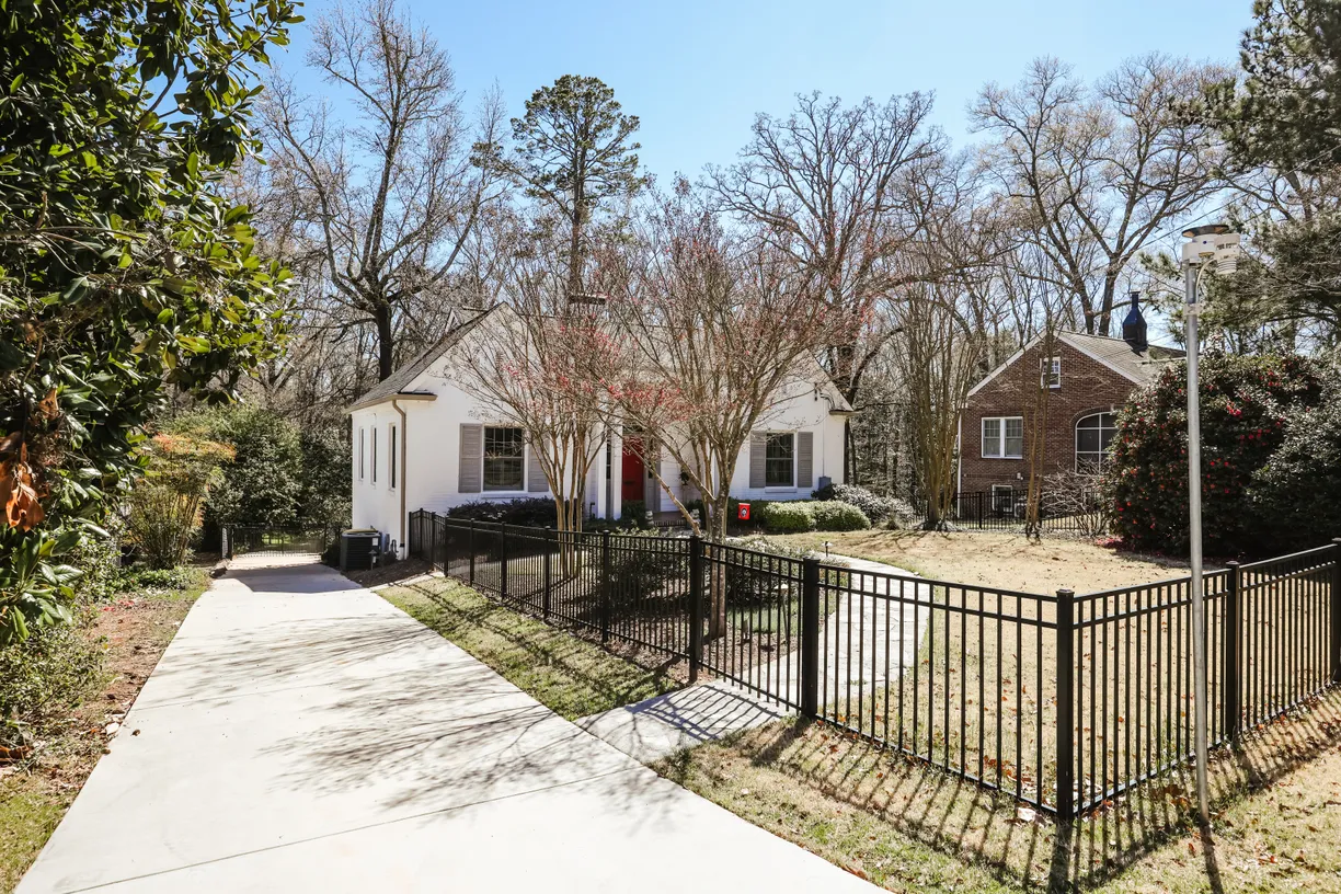 Athens, GA Real Estate | View 145 Woodland Way | 6a