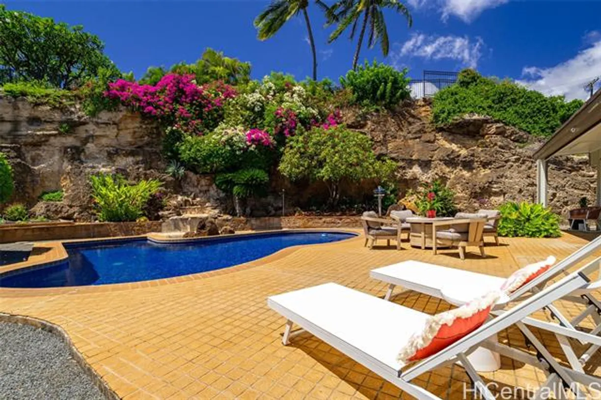 Hawaii Real Estate | View 760 Onaha Street | 4 Beds, 3 Baths