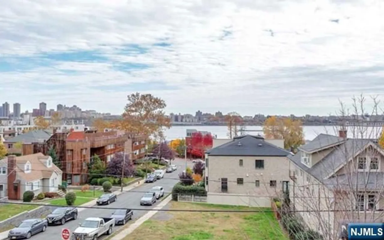Bergen County Real Estate | View 746 Undercliff A | room 1