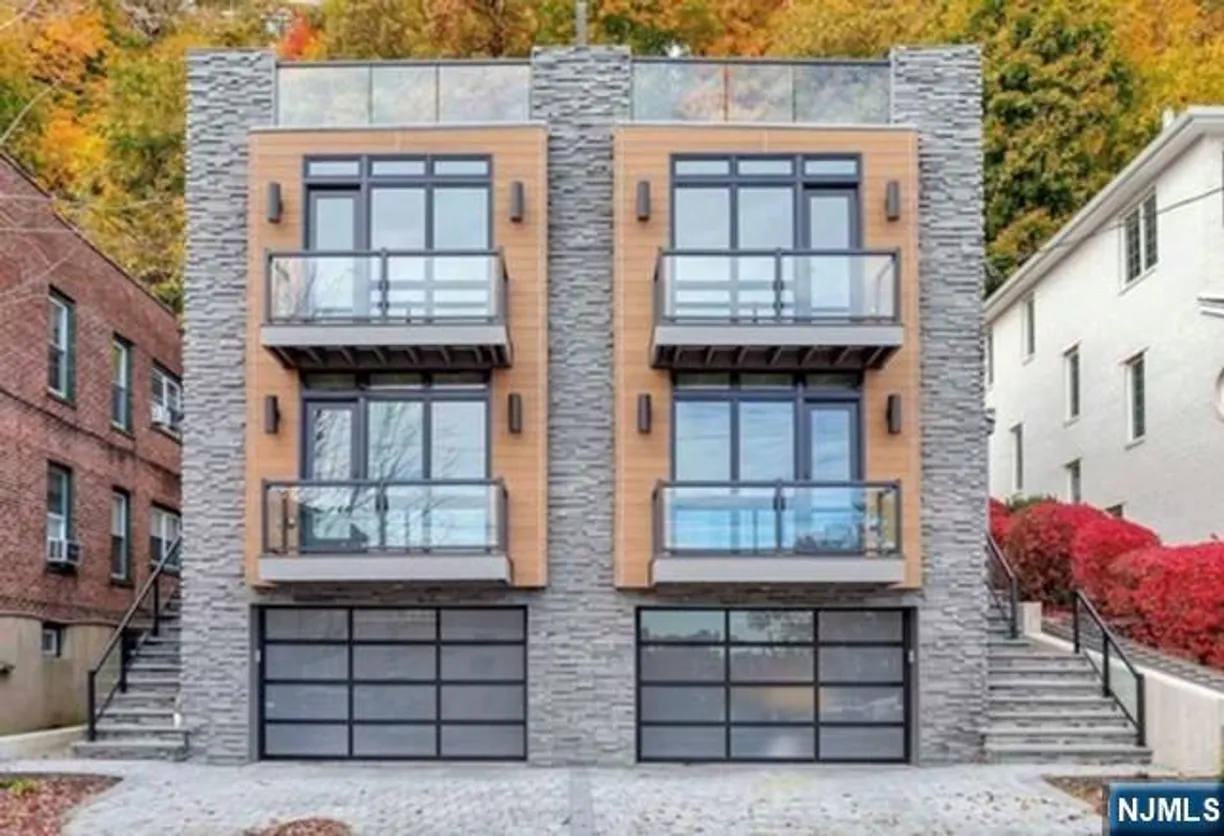 Bergen County Real Estate | View 746 Undercliff A | 3 Beds, 3 Baths