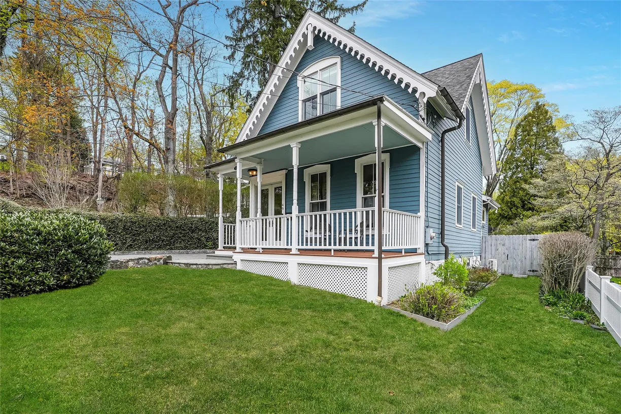 Hudson Valley Real Estate | View 49 Old Post Road N | room 2
