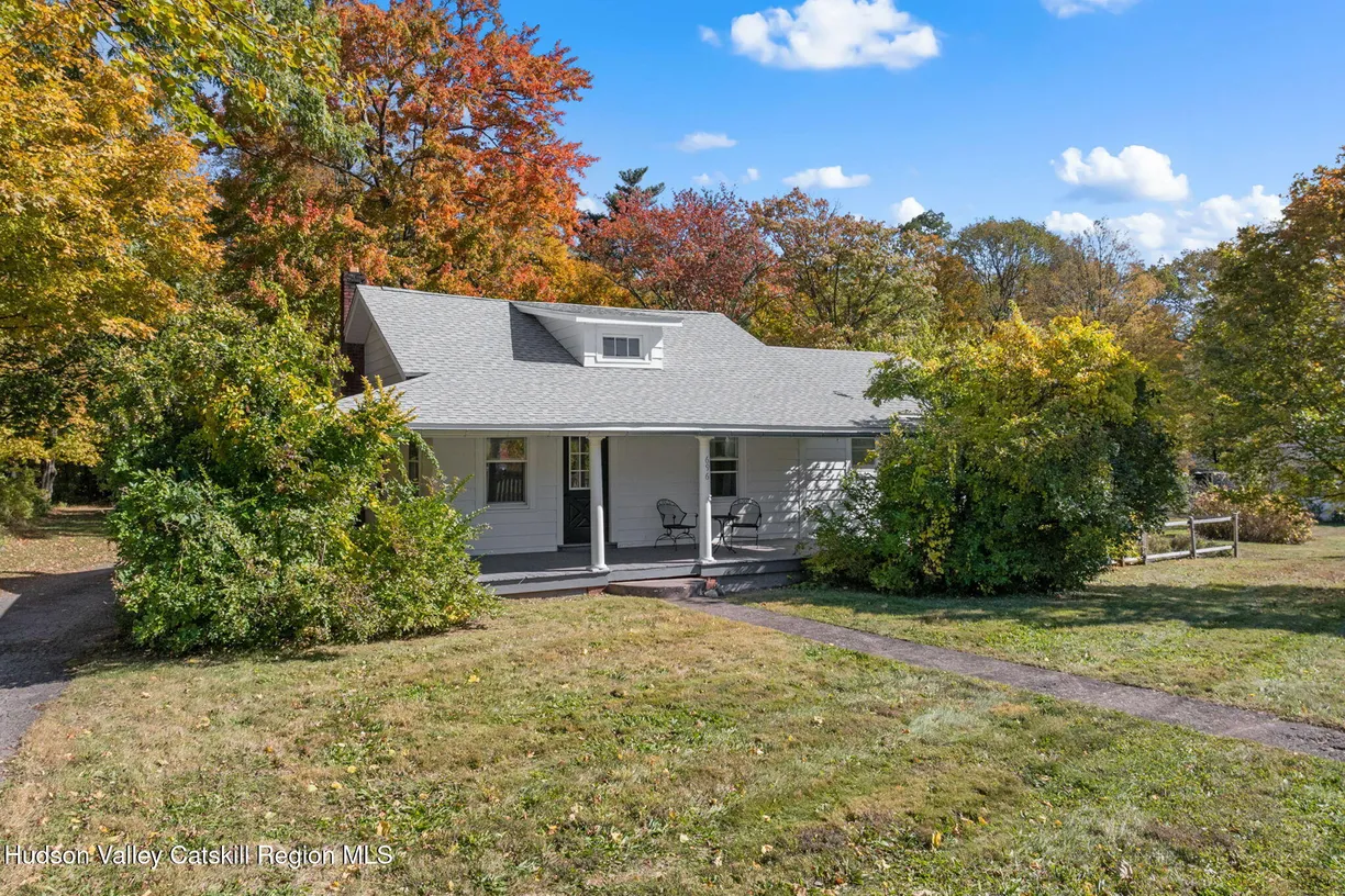 Hudson Valley Real Estate | View 692-698 Ny-32a | room 2