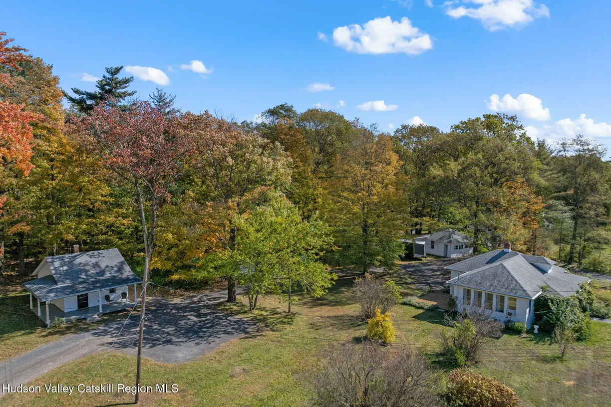 Hudson Valley Real Estate | View 692-698 Ny-32a | 5 Beds