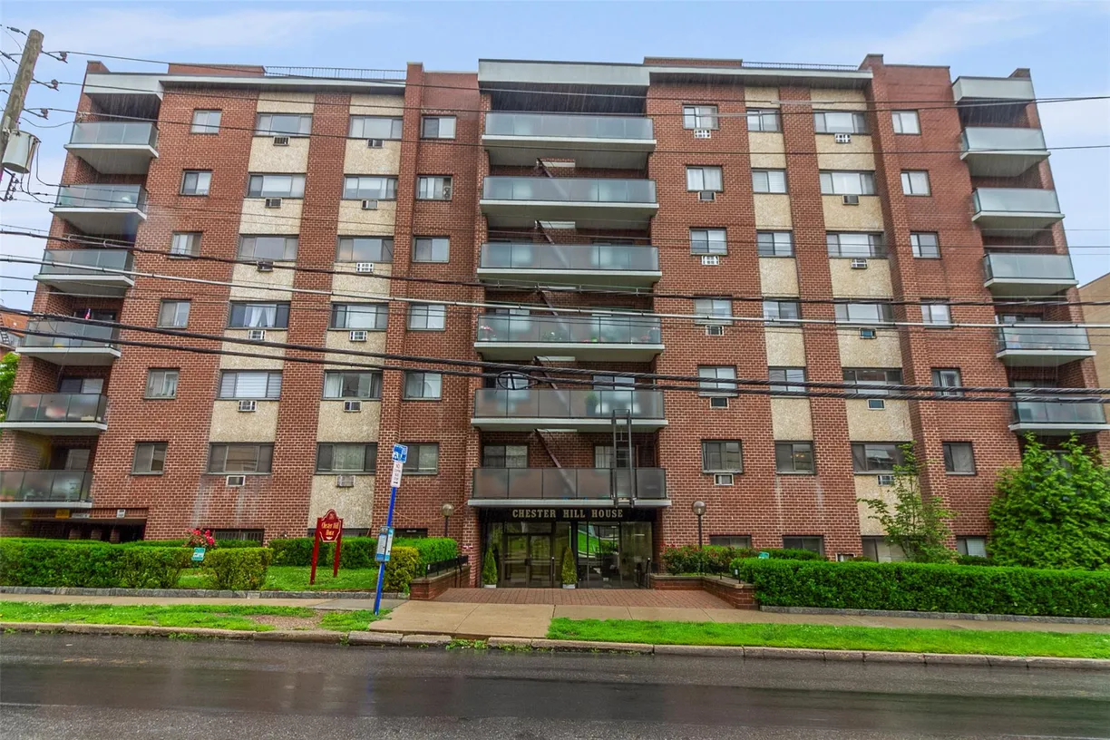 Westchester Real Estate | View 395 Westchester Avenue #3A | room 2