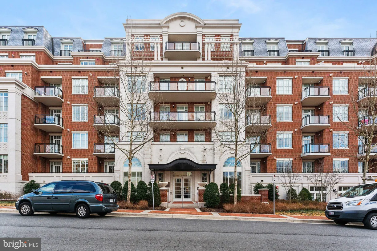 Washington Metro Area Real Estate | View 6900 Fleetwood Road Unit# 706 | room 1