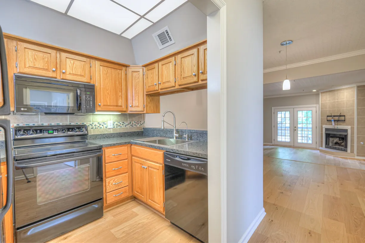 Nashville, TN Real Estate | View 104 W End Pl | room 2