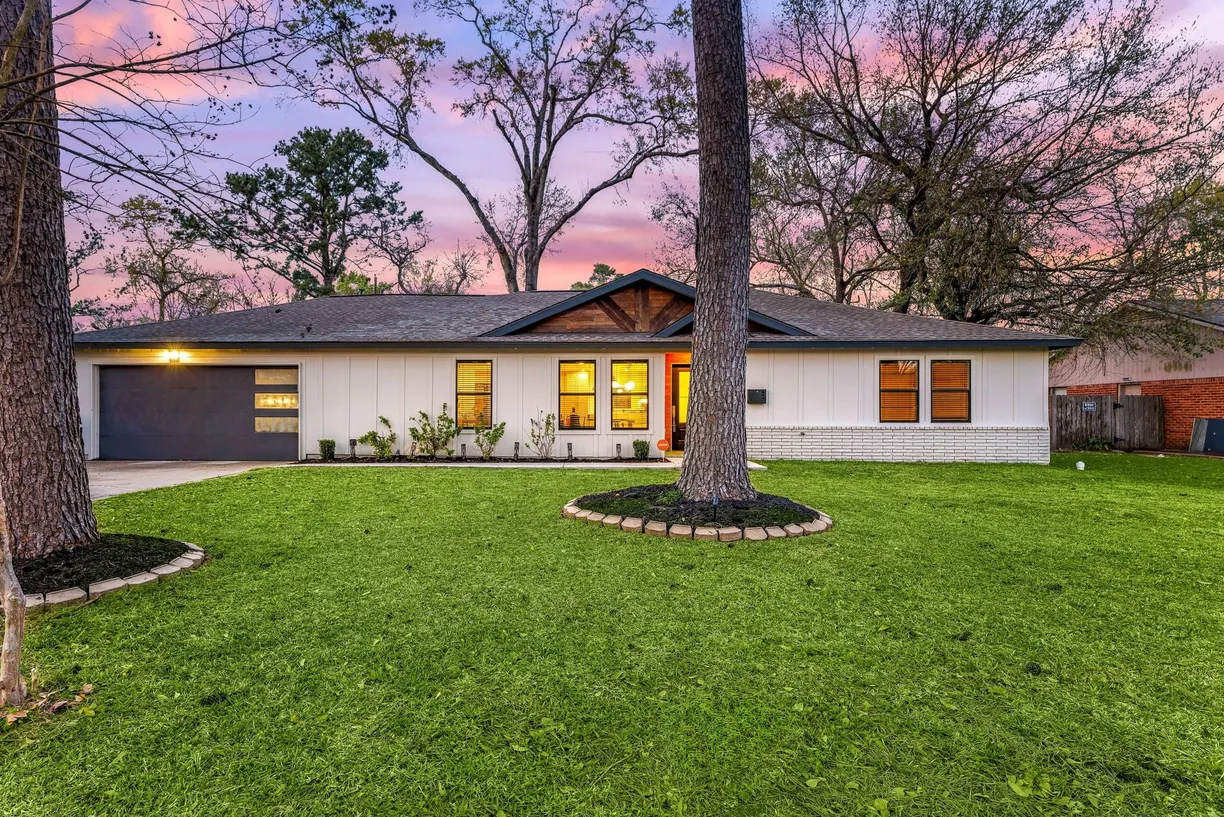 Houston Suburbs Real Estate | View 10426 Knoboak Drive | 3 Beds, 2 Baths