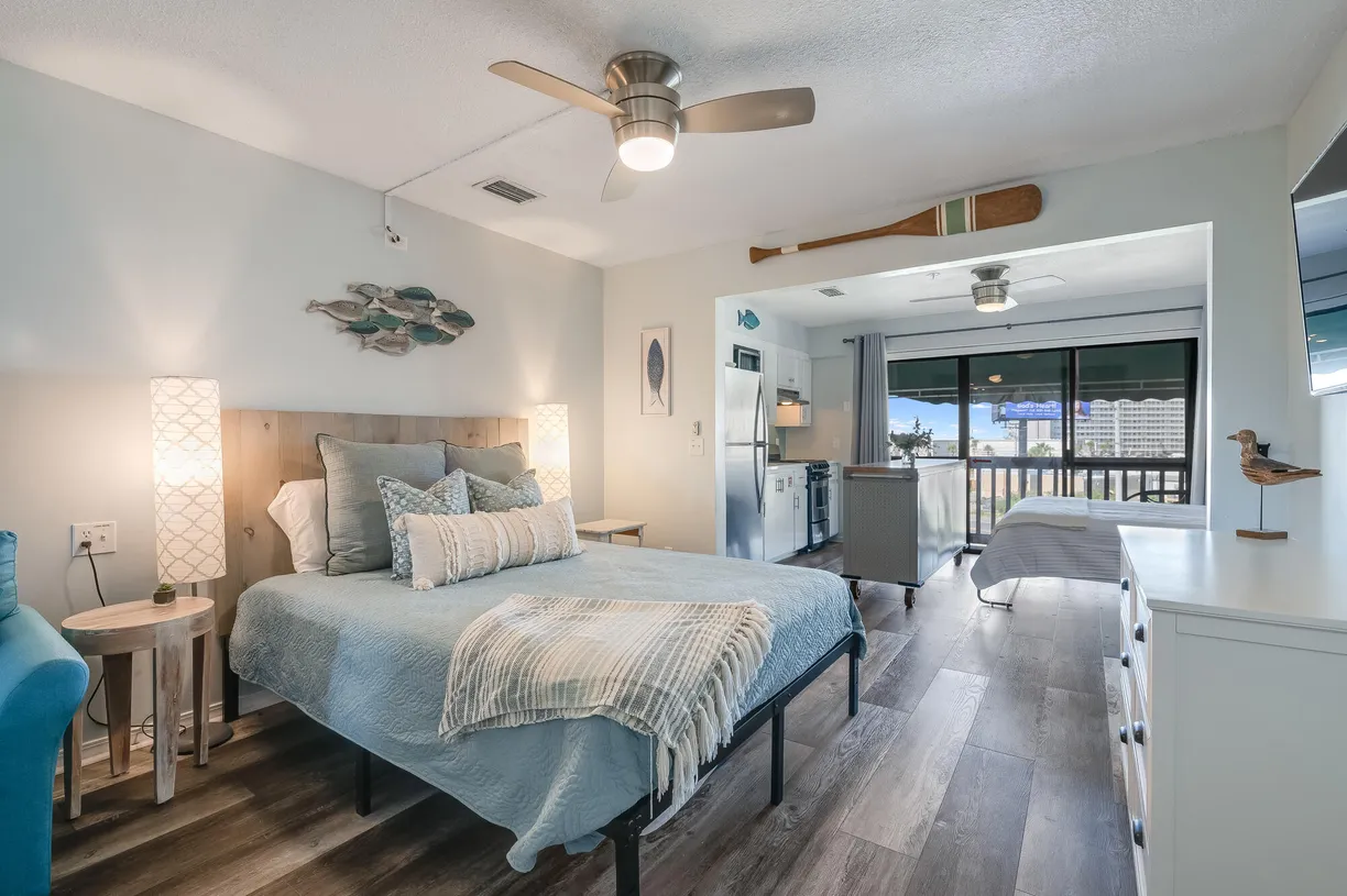 Northwest Florida Real Estate | View 8730 Thomas Drive Unit# 1307A | room 1