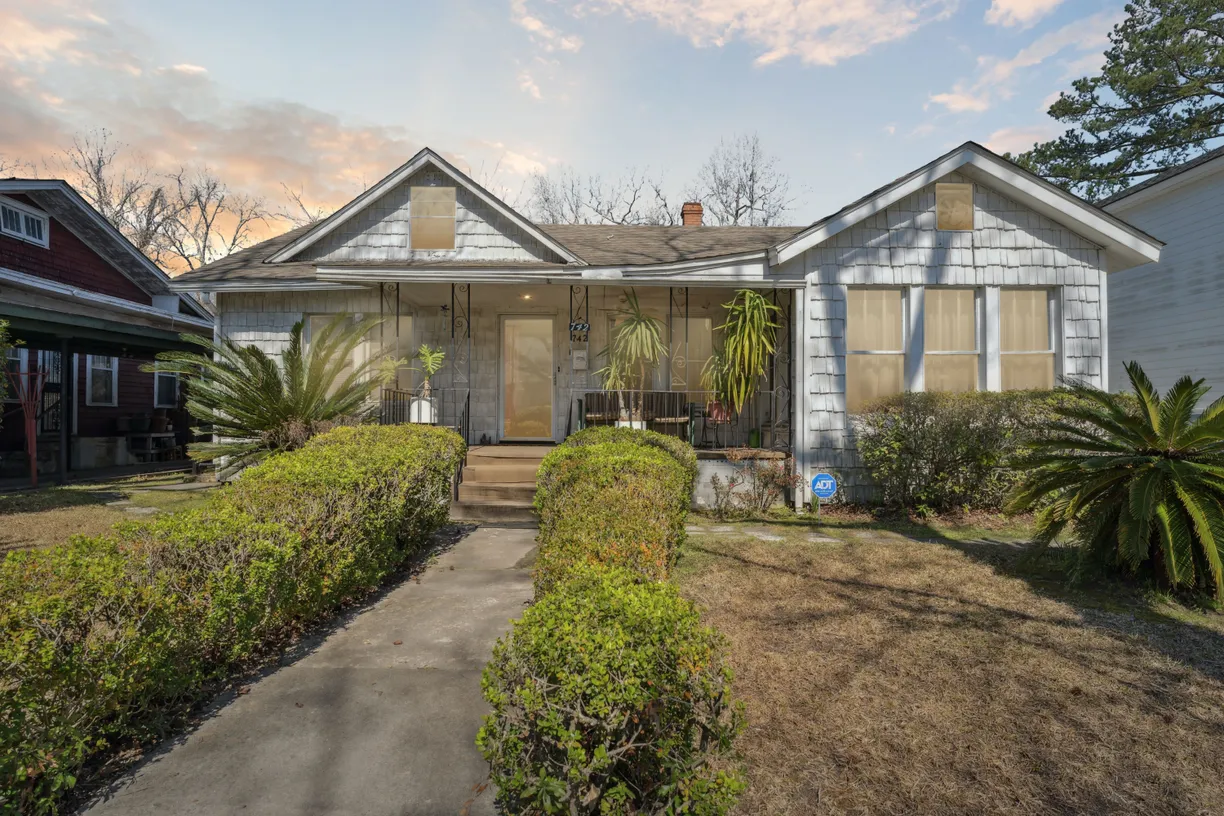 Savannah Real Estate | View 742 East Park Avenue | room 1