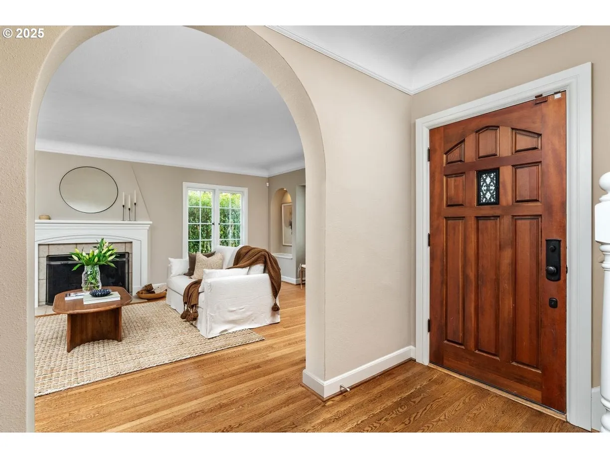 Portland, OR Real Estate | View 2612 SW Talbot Rd | room 2